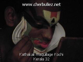 légende: Kathakali maquillage Kochi Kerala 32
qualityCode=raw
sizeCode=half

Données de l'image originale:
Taille originale: 118668 bytes
Heure de prise de vue: 2002:02:23 14:57:14
Largeur: 640
Hauteur: 480
